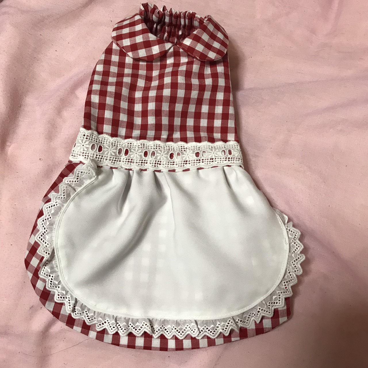 犬服　ペットワンピース　ハンドメイド　ふりふりエプロン　犬メイド服 犬服ワンピース メイド服（カチューシャ付き）フレンチスリーブ