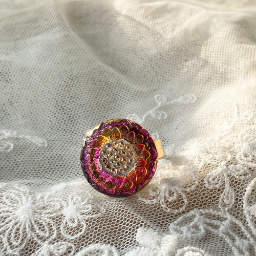 チェコ ガラスボタン お花咲くリング【フューシャピンク】※リング台