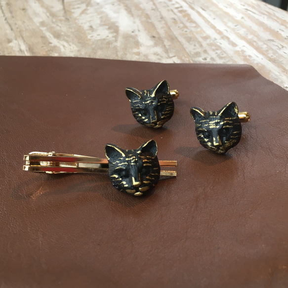 猫づくし！　エジプト猫のネクタイピン＆カフスセット　ドイツボタン　 1枚目の画像