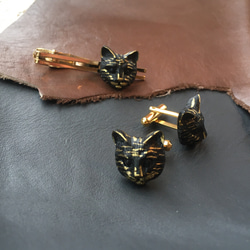 猫づくし！　エジプト猫のネクタイピン＆カフスセット　ドイツボタン　 3枚目の画像