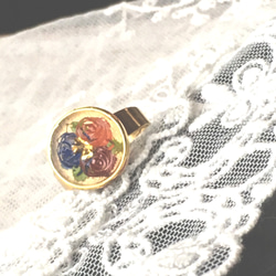 チェコ　ガラスボタン　小さなローズブーケのリング 4枚目の画像
