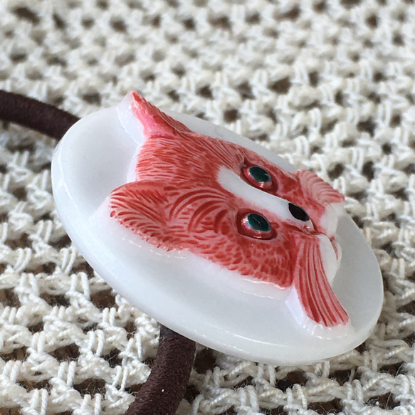チェコ　ガラスボタン　ファッションリーダー・赤茶猫のヘアゴム 3枚目の画像