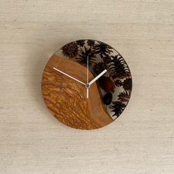 木の実のレジン壁掛け時計（オリーブウッド）_C24 2枚目の画像