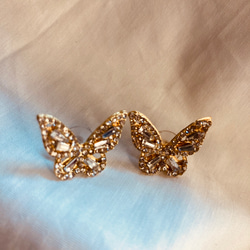 キラキラ蝶のオーガンジータッセルピアス（ゴールド）（86） 2枚目の画像