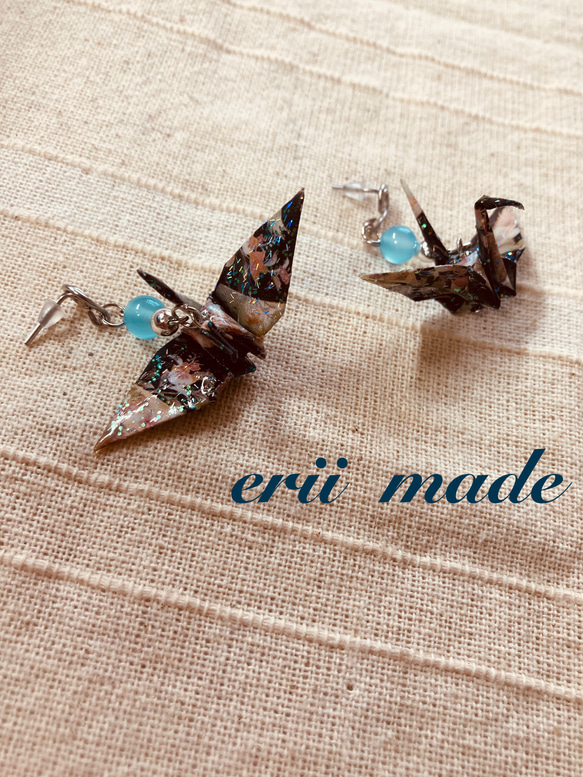 折鶴とシーブルーカルセドニーのピアス（65） 1枚目の画像