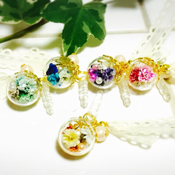 Earphonejack gypsophila princessかすみ草パールガラスドームイヤホンジャックスマホピアス 2枚目の画像