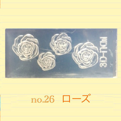 no.26 シリコンモールド ローズ 薔薇 レジン型 ネイルアート シリコン型 1枚目の画像