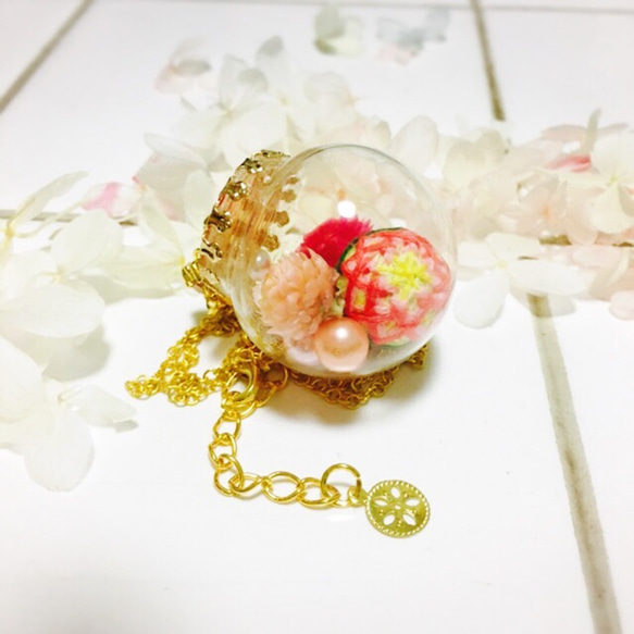 Japonism.n.11 びん細工てまり・ガラスドームのパールとイモーテルの手毬ペンダント ネックレス てまり ピンク 2枚目の画像