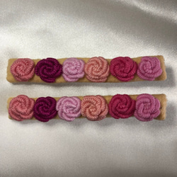 ピンク系のお花の刺繍のヘアクリップ(2個セット) 5枚目の画像