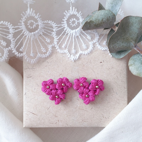 小さなお花と花びらピアス/イヤリング｜OTOHA handmade（オトハ