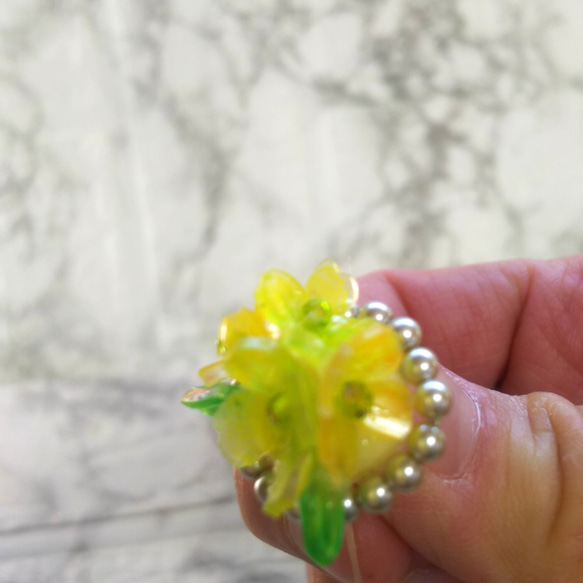 春の暖かさいっぱい！菜の花ピアス 3枚目の画像