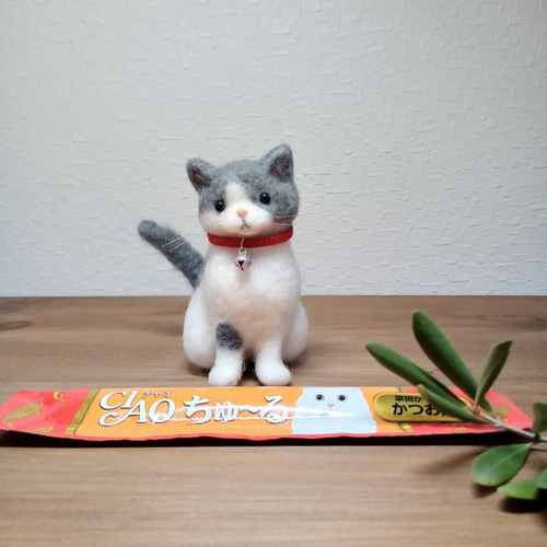 ほっこり癒しのミニねこ】グレー×白猫 お座りver.【羊毛フェルト】【猫