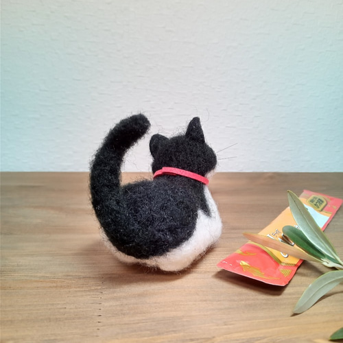 癒しのミニねこ】ハチワレ猫 ふせver.【羊毛フェルト】【猫