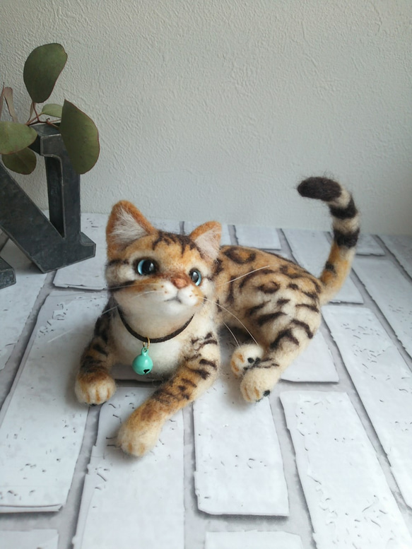 羊毛フェルト　猫(ベンガル) 羊毛フェルト 猫 ベンガル猫さん ねこ ネコ 猫フィギュア | iichi 日々
