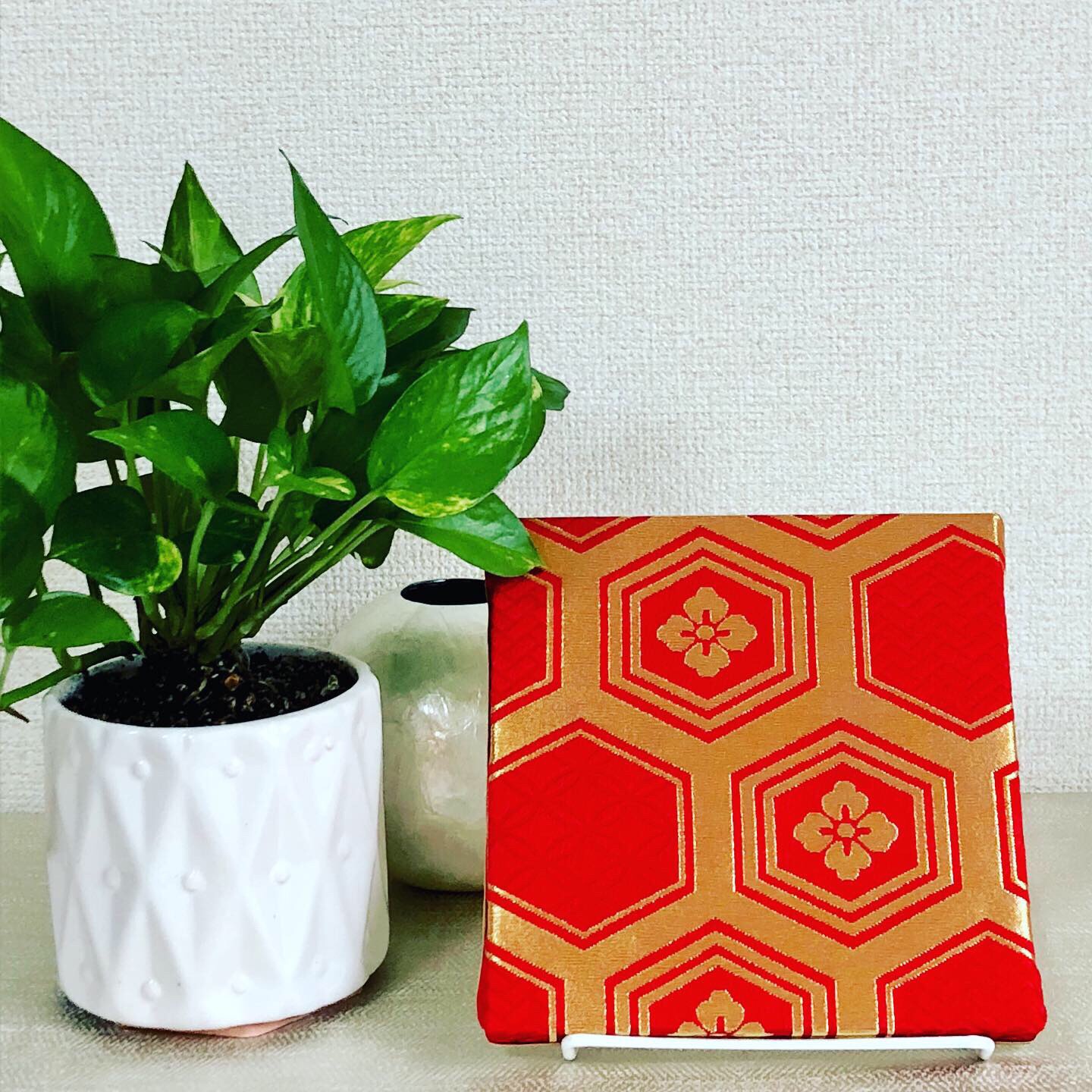 【受注製作】縁起の良い亀甲紋様の着物生地アートパネル