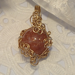 綺麗なピンク色のインカローズ（12mm） 鍵型ペンダント ペンダント