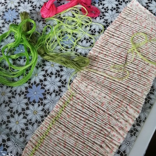 【超美品】ワンダフルワールド　スモッキング刺繍小花ブーケ柄ワンピース 94d1922fb91f86c4d18b03ac139d4b