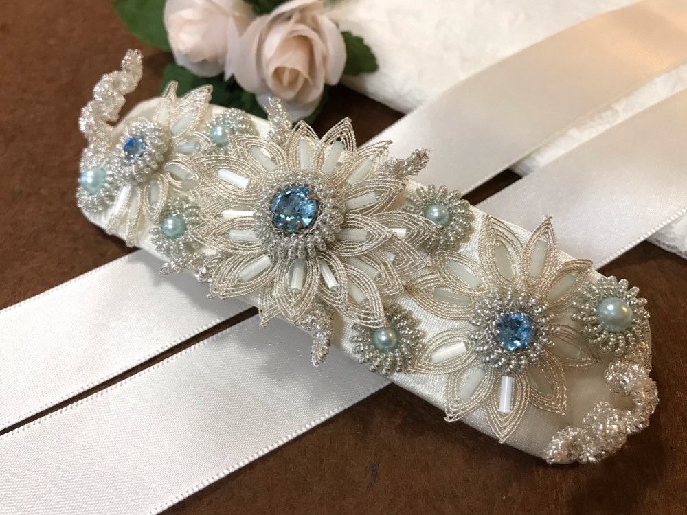 ウエディングヘッドドレス　ライトブルーヘッドドレス　「Love&splennder」ワイヤアート