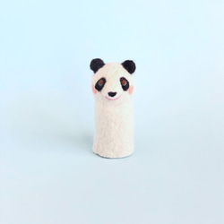 羊毛フェルトの指人形　パンダのフォンフォン 1枚目の画像