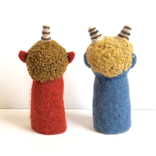 羊毛フェルトの指人形 赤鬼のタキと青鬼のジン 羊毛フェルト たんぽぽ