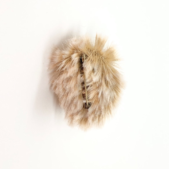 羊毛フェルトのブローチ　ハリネズミのシナモンちゃん 2枚目の画像