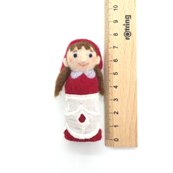 羊毛フェルトの指人形　赤ずきんちゃん 6枚目の画像
