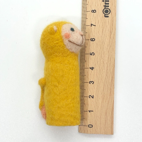 羊毛フェルト 人形 イエロー ベージュ 羊毛フェルトの指人形 黄色い猿のバースくん 羊毛フェルト たんぽぽ