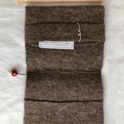 羊毛フェルトのブックカバー　きのこの栞 2枚目の画像