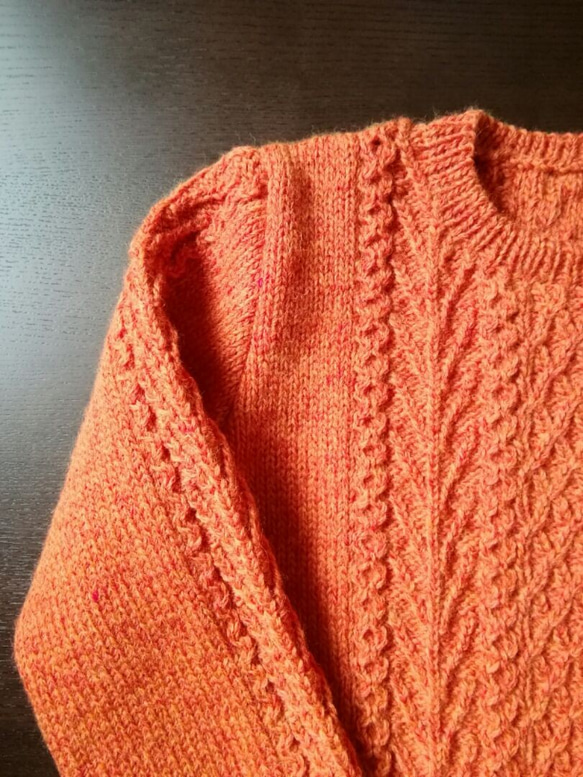 　アラン模様の手編みセーター 3枚目の画像
