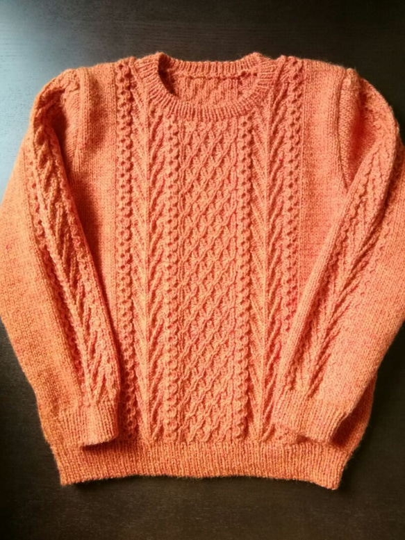 　アラン模様の手編みセーター 4枚目の画像