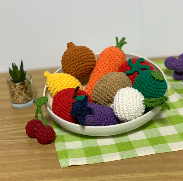オリジナル野菜と果物10個セット販売の編みぐるみ 1枚目の画像