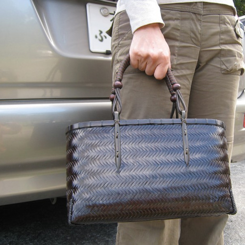 竹かごバッグ 網代編み2L低い 紐手 茶 職人手作りの竹バッグ かご  