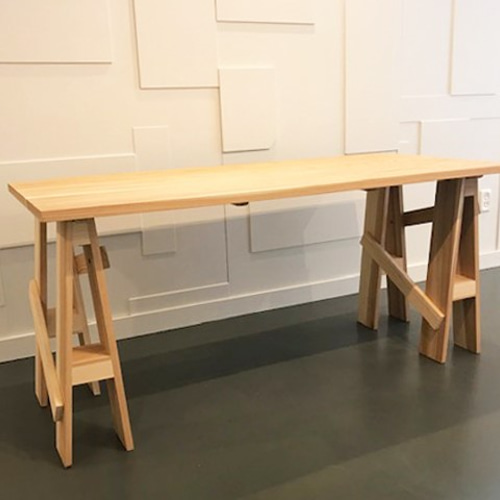 センターテーブル｜三角脚｜薄塗りモルタル｜ダイニングテーブル センターテーブル｜ライトグレー｜三角脚｜薄塗りモルタル