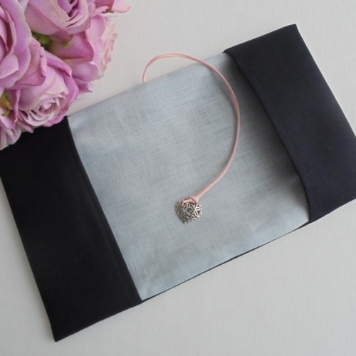 手刺繍 聖書カバー・讃美歌カバー 赤いリボンとわすれなぐさの花束