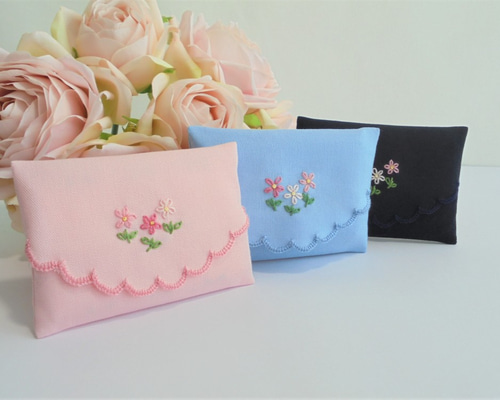 プリンセスティッシュケース 手刺繍ミニポケットティッシュ