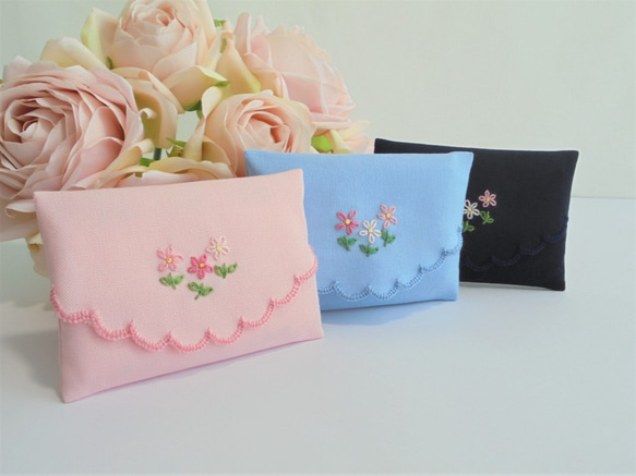 プリンセスティッシュケース 手刺繍ミニポケットティッシュ
