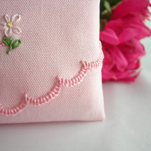 プリンセスティッシュケース 手刺繍ミニポケットティッシュケース お