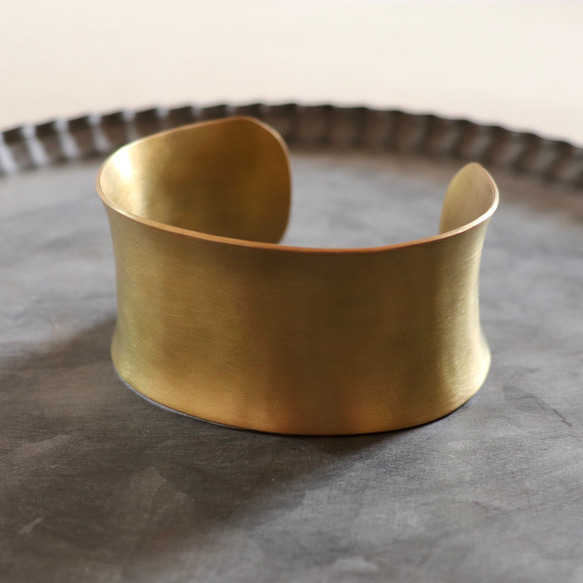 【kubire くびれ】3.0 ワイドバングル /幅30㎜ / 内反り/ 真鍮 17枚目の画像