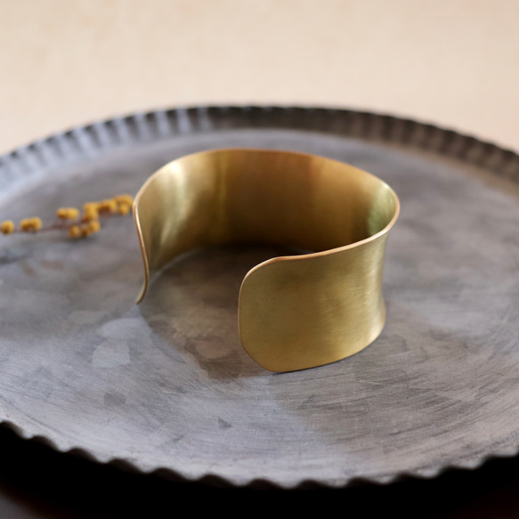 【kubire くびれ】3.0 ワイドバングル /幅30㎜ / 内反り/ 真鍮 18枚目の画像