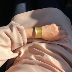 【kubire くびれ】3.0 ワイドバングル /幅30㎜ / 内反り/ 真鍮 2枚目の画像