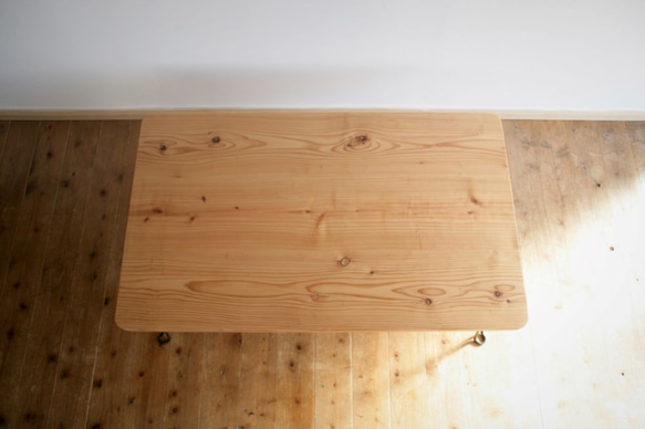 ぽこさん特注品　ローテーブル 天然無垢材みつろう仕上げ 　折り畳み式木製脚 2枚目の画像