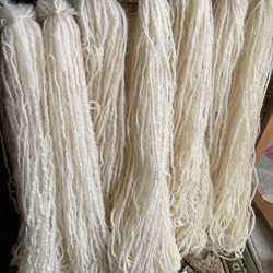 手紡ぎ毛糸　2021年度羊毛　オフホワイト４個セット 1枚目の画像