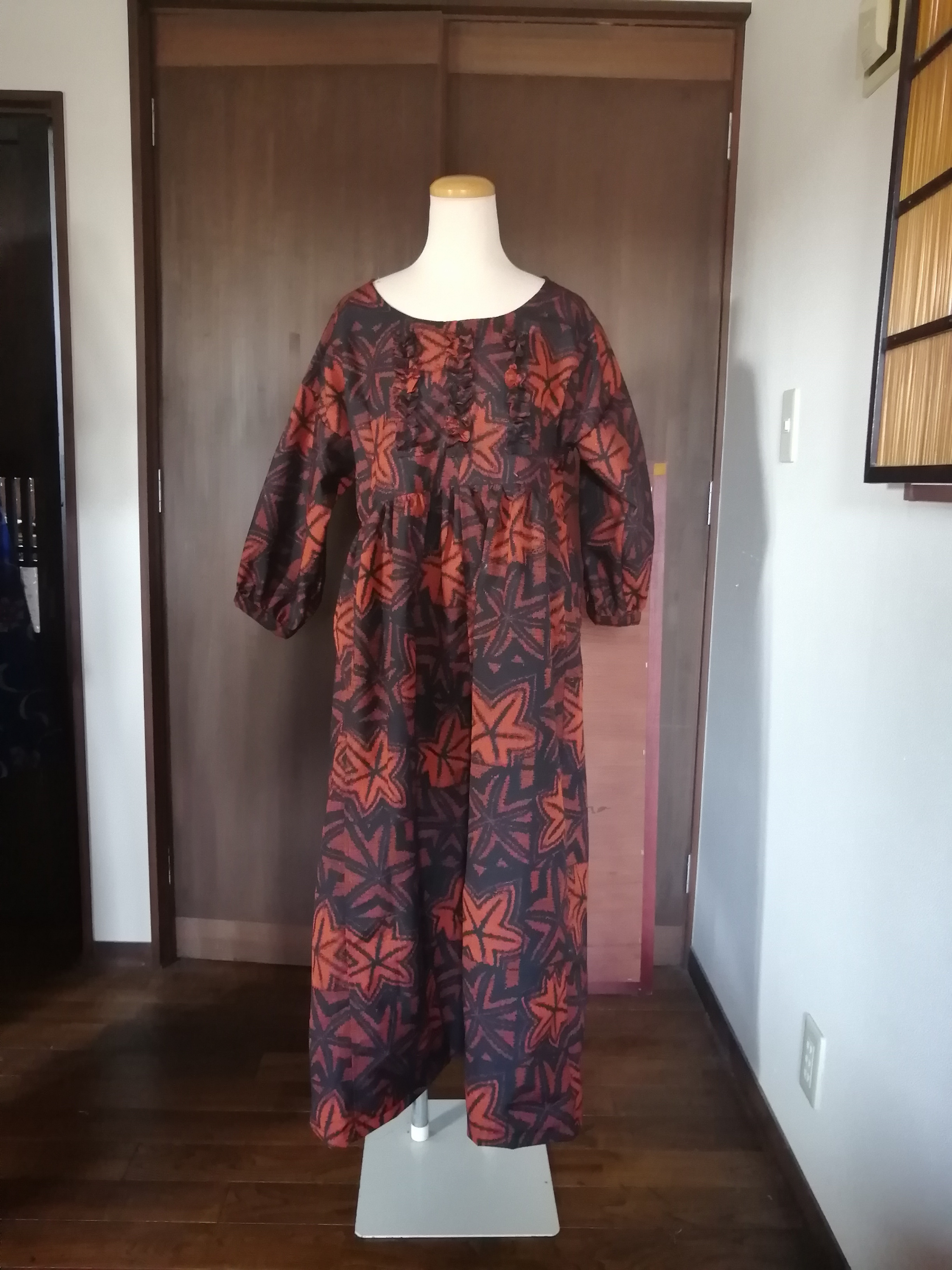 着物リメイクワンピース　紬麻の葉柄