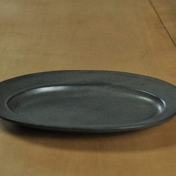 楕円リム7寸皿／チャコール 3枚目の画像