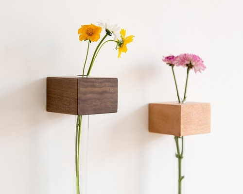 美品　木製　壁掛け　花器　一輪挿し　重厚感あるしっかりとしたつくり　花台　雰囲気 美品 木製 壁掛け 花器 一輪挿し 重厚感あるしっかりとした