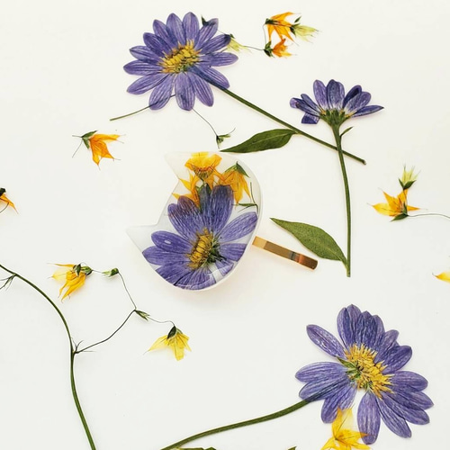 受注制作】ミヤコワスレとメラスフェルラの猫ポニーフック その他ヘア  