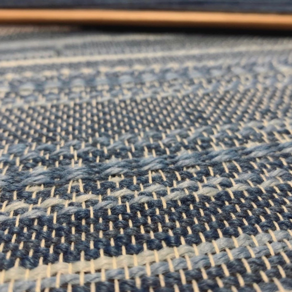 手織りストール(藍染ウール・ネイビーグラデーション) 3枚目の画像