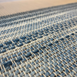手織りストール(藍染ウール・ネイビーグラデーション) 5枚目の画像