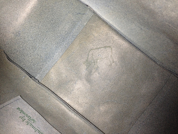 床革 メタリックグレー スモール ボストンバッグ 5枚目の画像