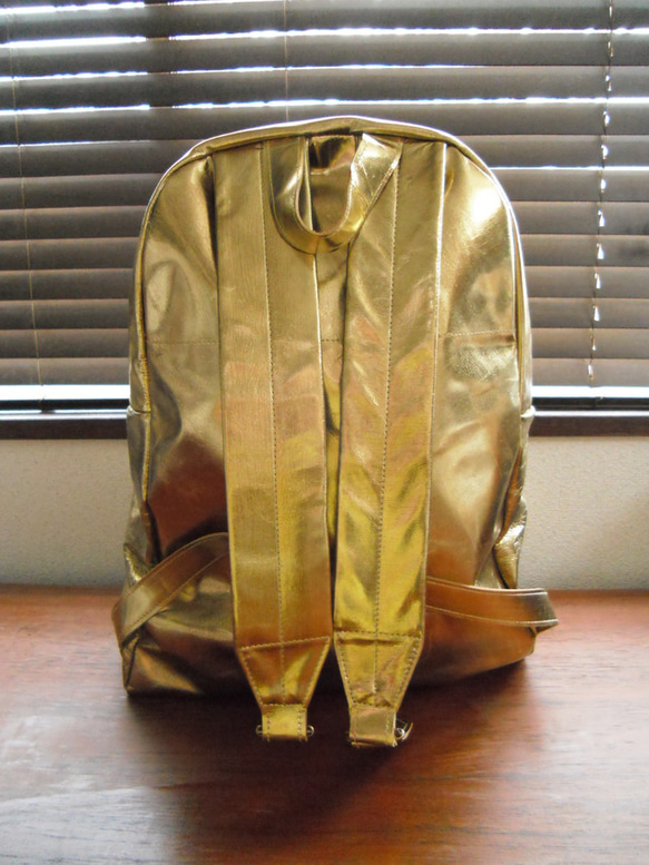山羊革 ゴールド バッグパック リュック 2枚目の画像